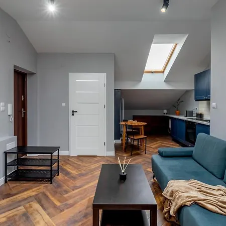 Close-golden - Old Town - Marcinkowskiego #1 *