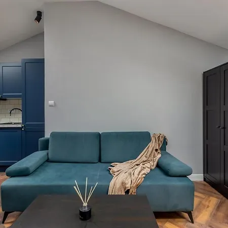 Close-golden - Old Town - Marcinkowskiego #1 Warszawa