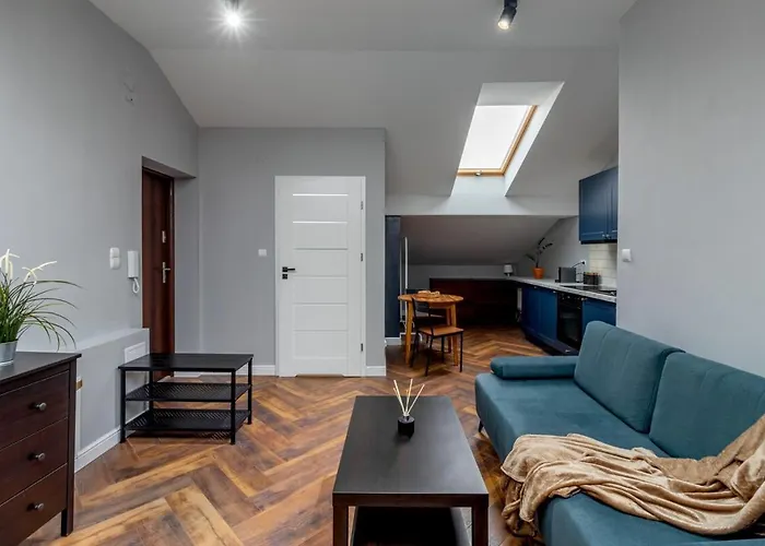 Close-golden - Old Town - Marcinkowskiego #1 *