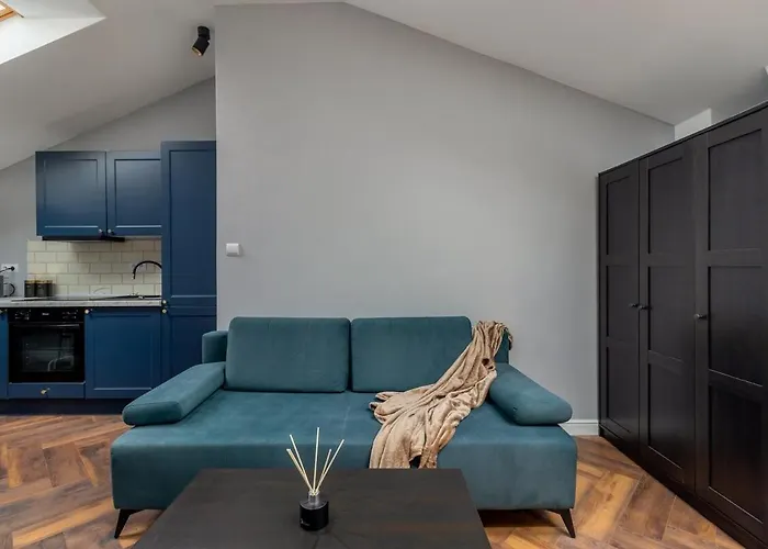 Close-golden - Old Town - Marcinkowskiego #1 Varsovie