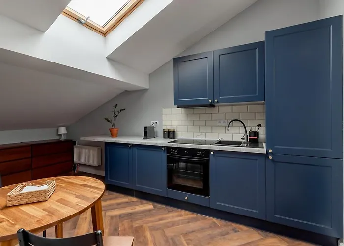 Close-golden - Old Town - Marcinkowskiego #1 * Varsovie